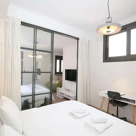 Emily In - Chic Flat With Terrace Syntagma E1 *