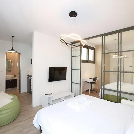 Emily In - Chic Flat With Terrace Syntagma E1 Athens