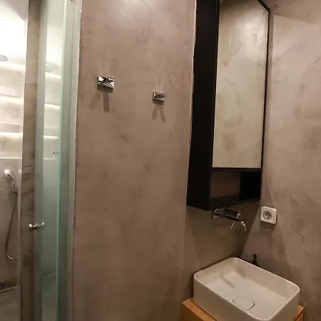 Emily In - Design Awarded Flat Syntagma E3 Atene