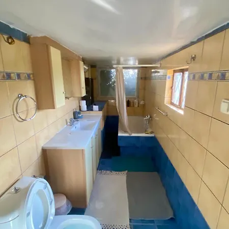 20 Mins From Centre, Rural House Athens