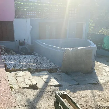 20 Mins From Centre, Rural House
