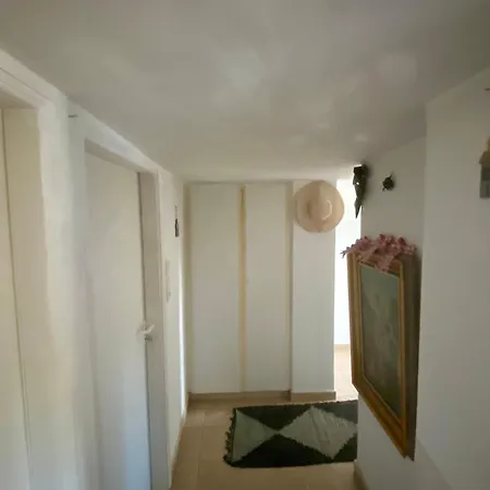 20 Mins From Centre, Rural House Holiday home *