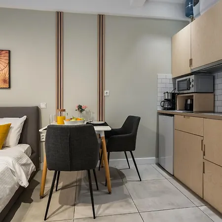 Apartment Trikoupi 95 *