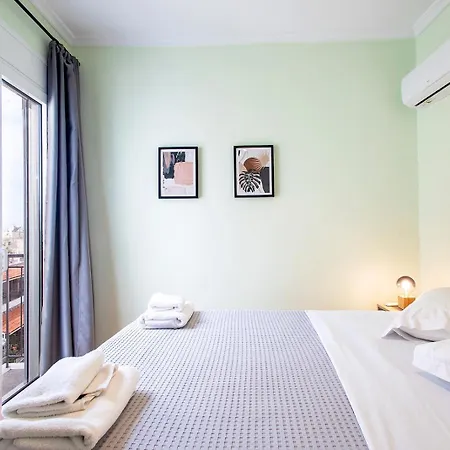 Aris123 By Smart Cozy Suites: