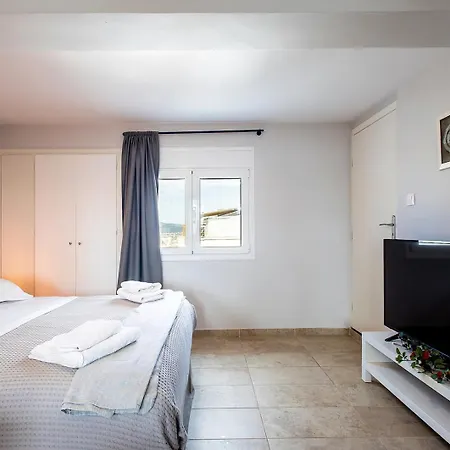 Aris123 By Smart Cozy Suites: Aparthotel Athens