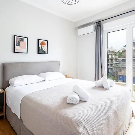 Aris123 By Smart Cozy Suites: Aparthotel Athens