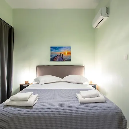 Aris123 By Smart Cozy Suites: 3* Athens