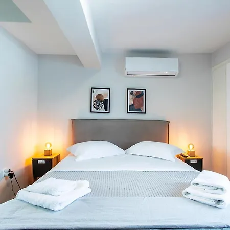 Aris123 By Smart Cozy Suites: