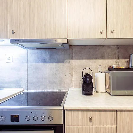 Aris123 By Smart Cozy Suites: Aparthotel