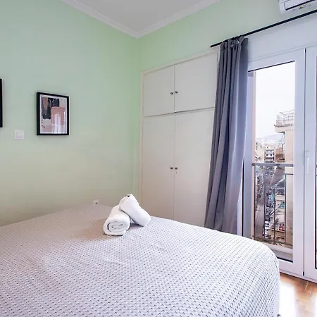 Aparthotel Aris123 By Smart Cozy Suites: Athens