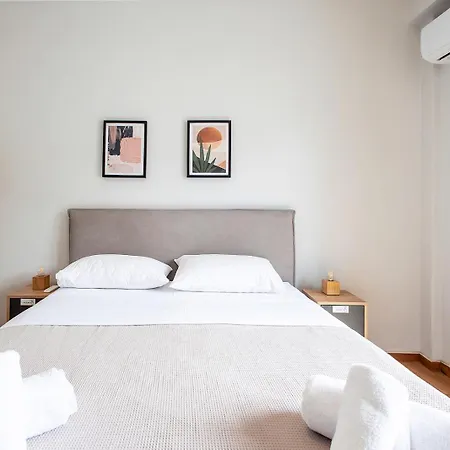 Aparthotel Aris123 By Smart Cozy Suites: Athens