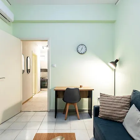 Aparthotel Aris123 By Smart Cozy Suites: 3*