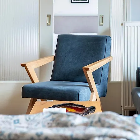 Aris123 By Smart Cozy Suites: 3*