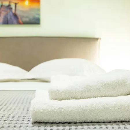 Aris123 By Smart Cozy Suites: Athens