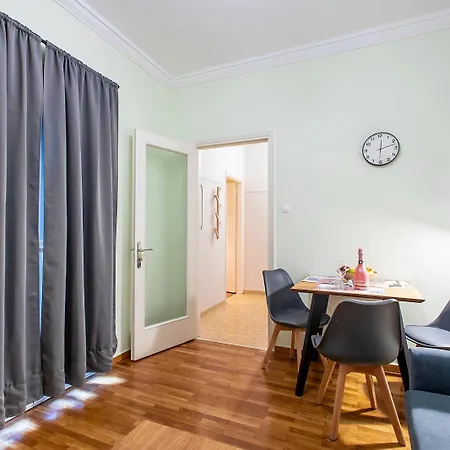 Aris123 By Smart Cozy - In The Heart Of - 5 Minutes From Metro - Available 24hr Aparthotel Athene