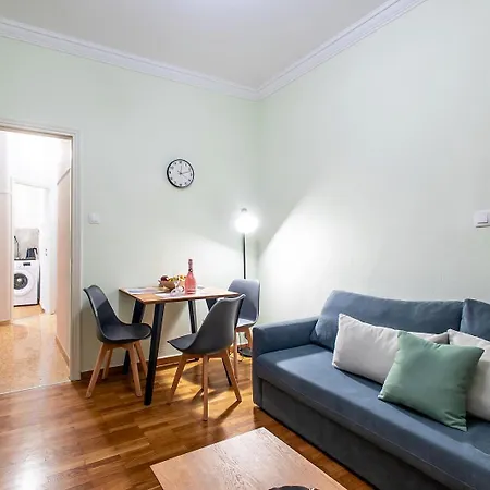 Aris123 By Smart Cozy - In The Heart Of - 5 Minutes From Metro - Available 24hr Aparthotel