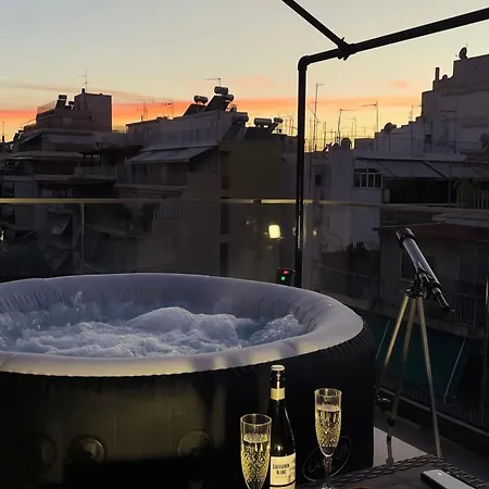 Luxury Designed Penthouse Center Near Metro Jaccuzi Fireplace View Bar Art *