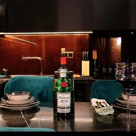 Apartment Luxury Designed Penthouse Center Near Metro Jaccuzi Fireplace View Bar Art Athens