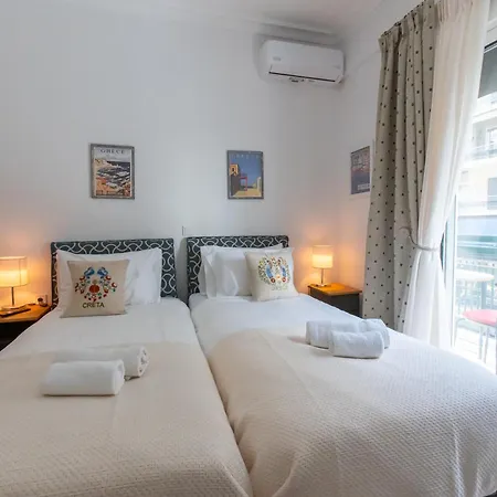 Museum District Apartment *
