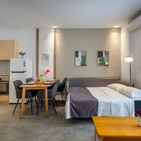 Apartment Trikoupi 95 *