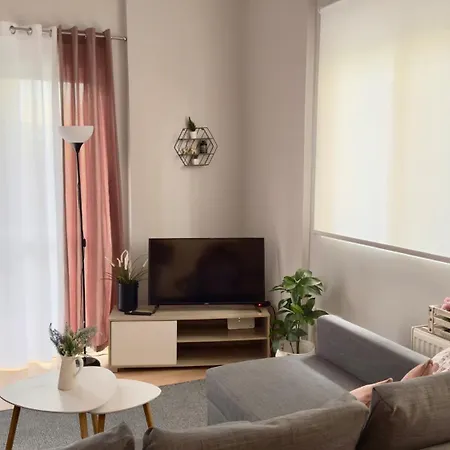 Elegant Glyfada Apartment-private Garden-near Metro