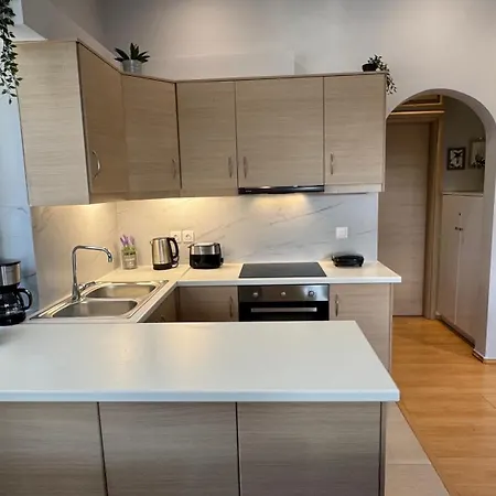 Elegant Glyfada Apartment-private Garden-near Metro