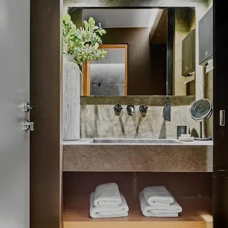 Nikiou Luxury Hotel 4*