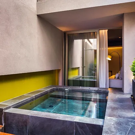 Nikiou Luxury Hotel