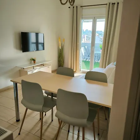 Penthouse With An Incredible View 350m From Metro Station! Apartment