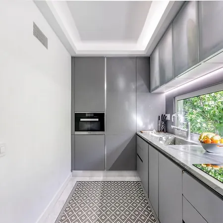 South Blue Luxury Apartment In Vouliagmeni * Athens