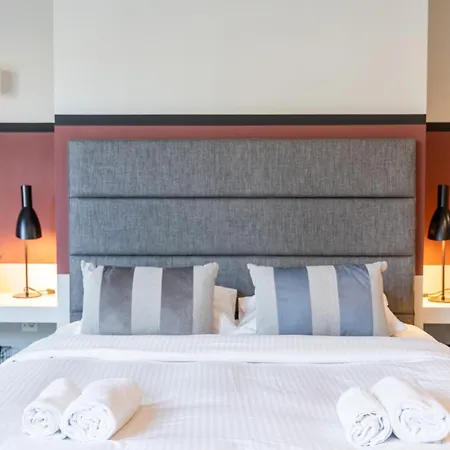 Superb With Rooftop, Perfect For 5 Guests, 85sqm *