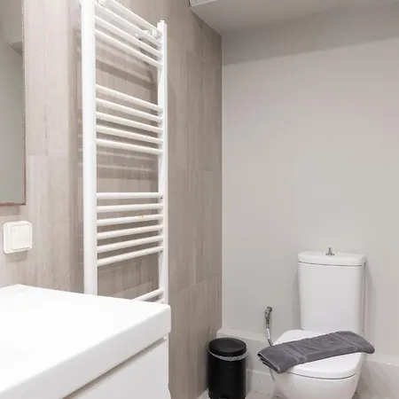 Superb With Rooftop, Perfect For 5 Guests, 85sqm
