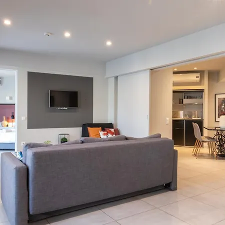 Superb With Rooftop, Perfect For 5 Guests, 85sqm Apartment