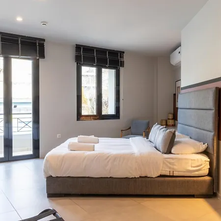Superb With Rooftop, Perfect For 5 Guests, 85sqm Apartment Athens
