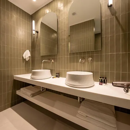 Whisper Boutique Hotel 4*