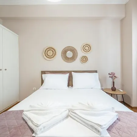 Ble Elia Karyatis Suite Athen