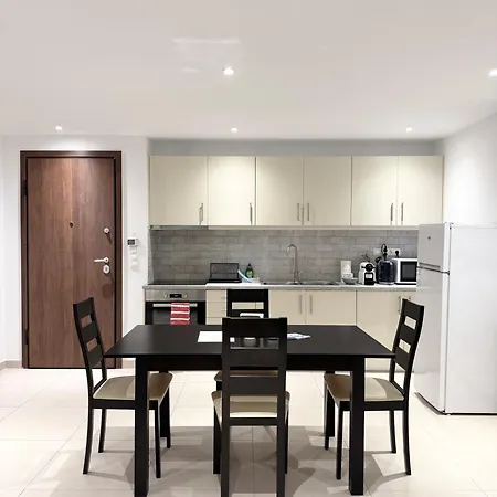 Spacious Athenian 2 Bedroom Next Metro And Museum *