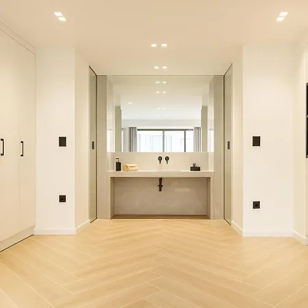 Aparthotel Triple A - Golden Eight - On Aiolou Downtown - Free Parking! *