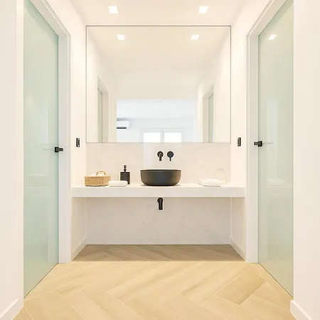 Appart hôtel Triple A - Golden Eight - On Aiolou Downtown - Free Parking! *