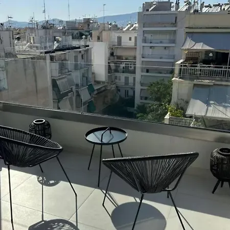 Luxury Maisonette With Shared Pool