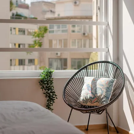 Moss - Beautiful Living In The Heart Of Athens