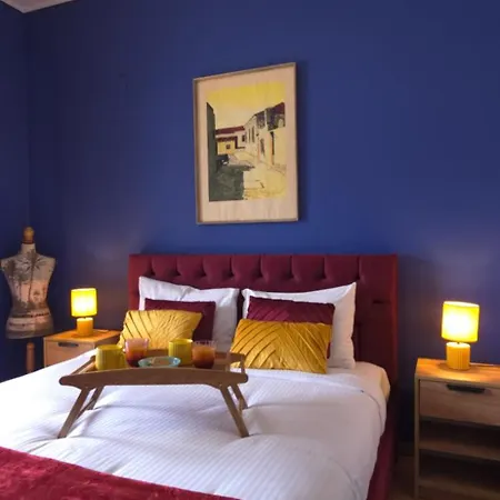 Lv To Parthenon Apartment