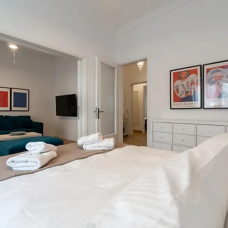 Artistic Elegance In Athens, Pangrati *