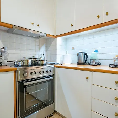 2 Bedroom In Psiri By Mps *