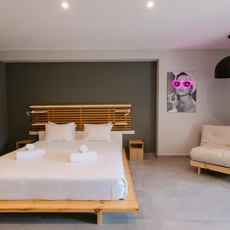 11 Reasons Why Metaxourgeio Hotel 2*