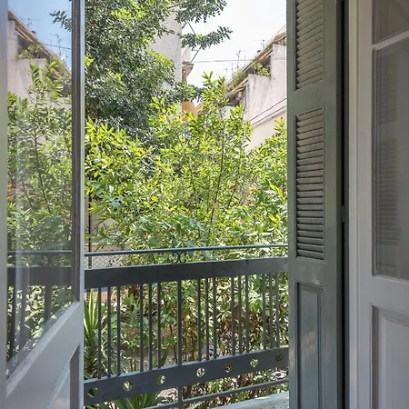 Zen-amazing, Exarchia Athen