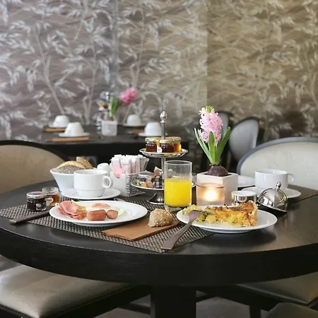 Hotel The Y 4*