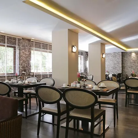 Hotel The Y Atene