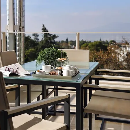 The Y 4* Atene