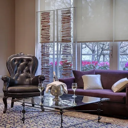 Polis Grand 4* Atény